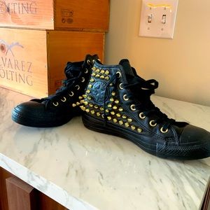 Hi-top Converse All Stars - Black leather w/gold